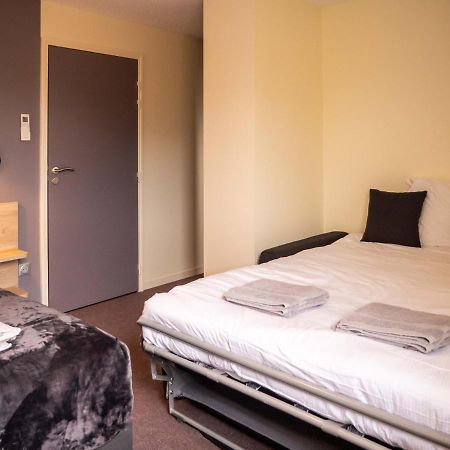 Logis Hotels Le Saint Pierre Moncoutant Bagian luar foto
