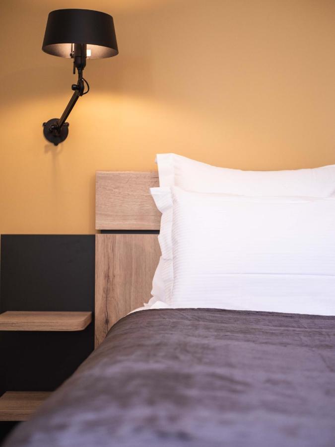 Logis Hotels Le Saint Pierre Moncoutant Bagian luar foto