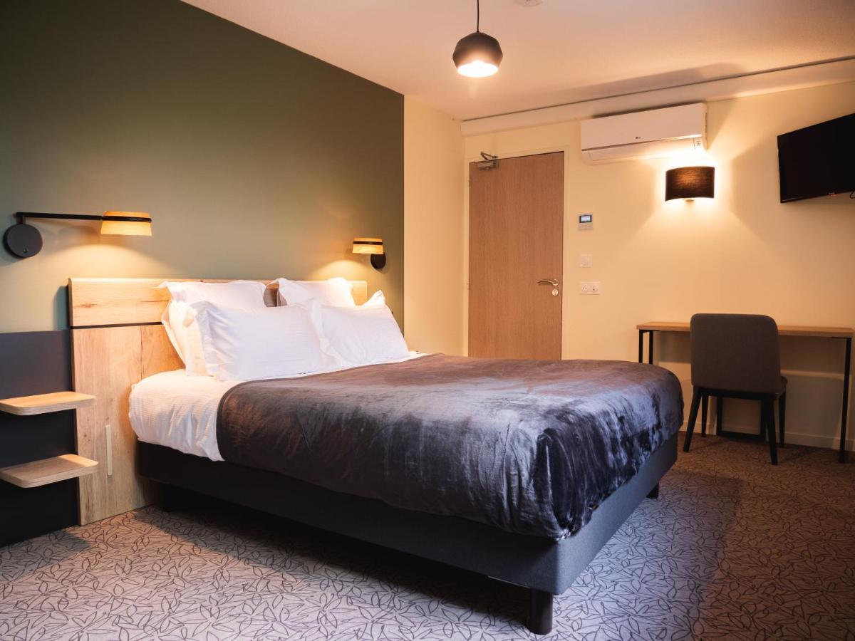 Logis Hotels Le Saint Pierre Moncoutant Bagian luar foto