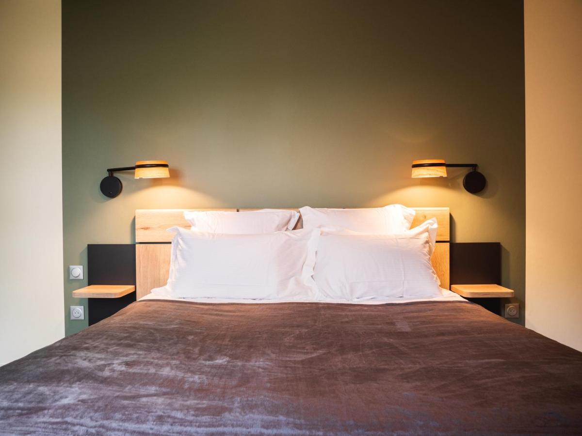 Logis Hotels Le Saint Pierre Moncoutant Bagian luar foto