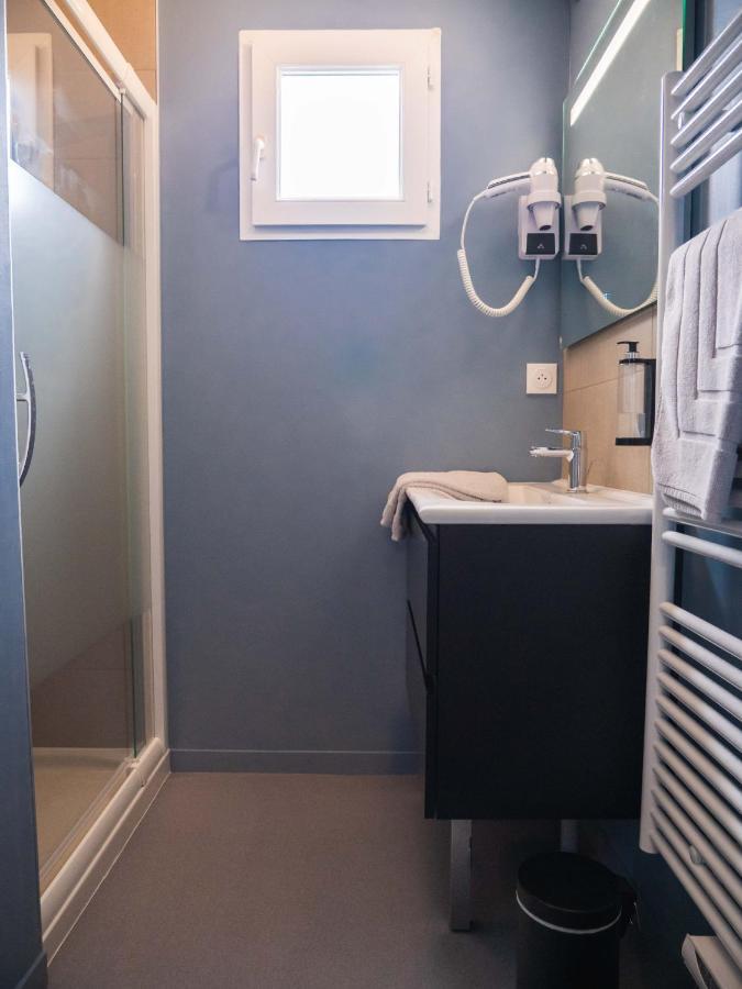 Logis Hotels Le Saint Pierre Moncoutant Bagian luar foto