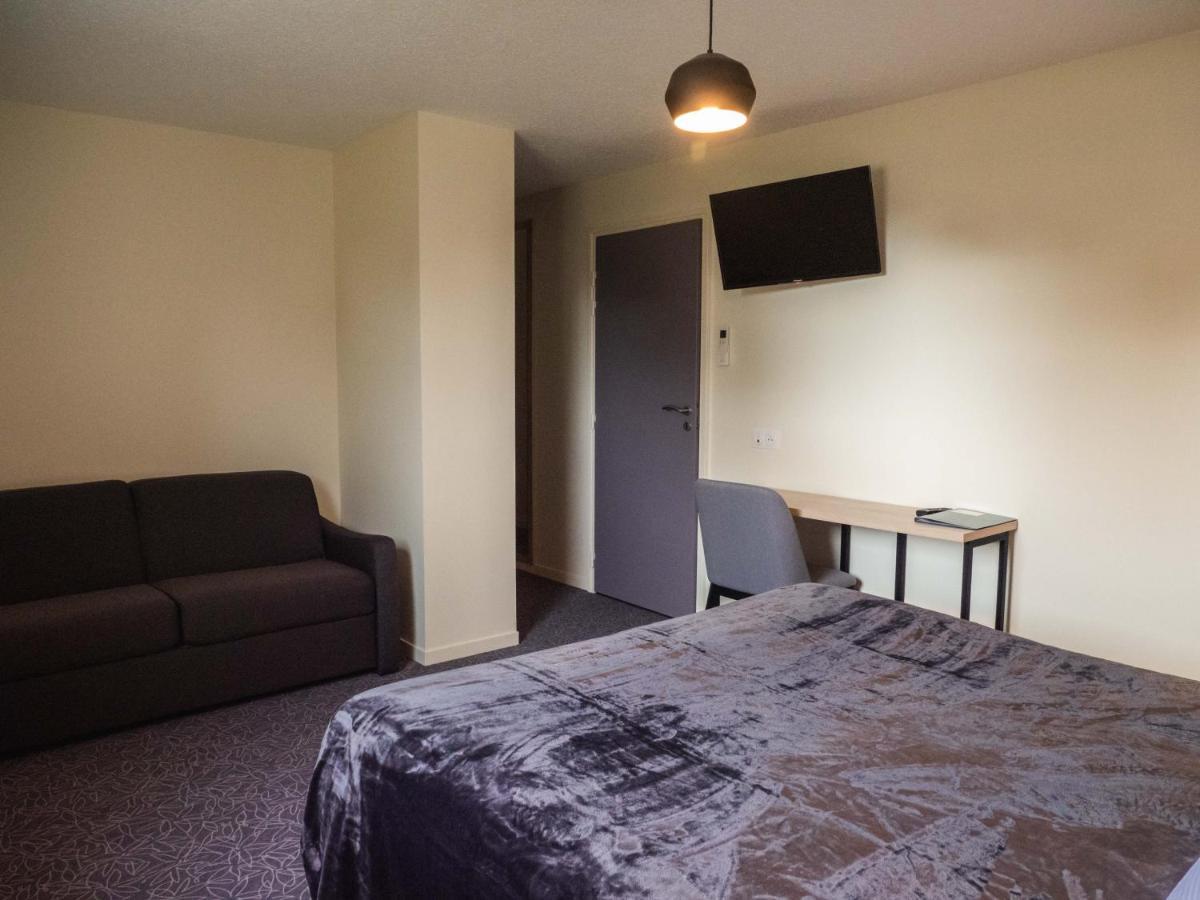 Logis Hotels Le Saint Pierre Moncoutant Bagian luar foto